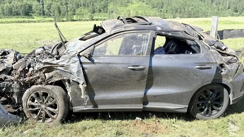 Ресейде қазақстандықтар мінген көлік аударылып, төрт адам жарақат алды, сурет - Zakon.kz жаңалық 08.07.2026 12:07