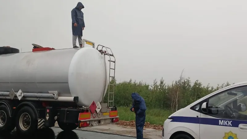 Автоцистерна, шекара, Қазақстан, тексеру, сурет - Zakon.kz жаңалық 08.07.2026 17:41