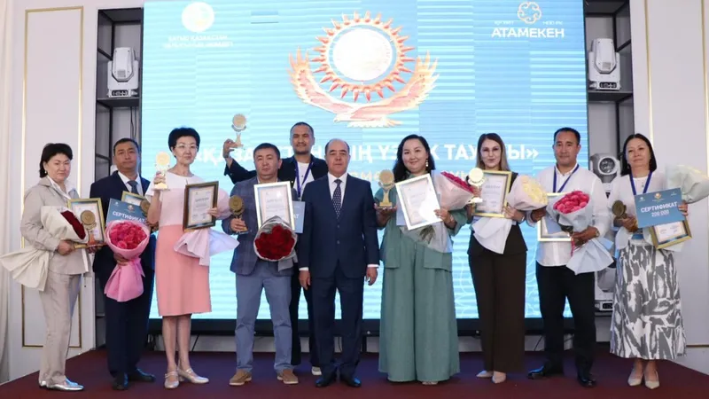 Oблыс әкімі Нариман Төреғалиевтің қатысуымен «Қазақстанның үздік тауары – 2026» өңірлік көрме-байқауы өтті. Мақсат – жергілікті тауар өндірушілерді қолдау, өнім сапасын арттыру. Биылғы бәсекеде 42 кәсіпорын 3 аталым бойынша бақ сынады., сурет - Zakon.kz жаңалық 10.07.2026 12:48