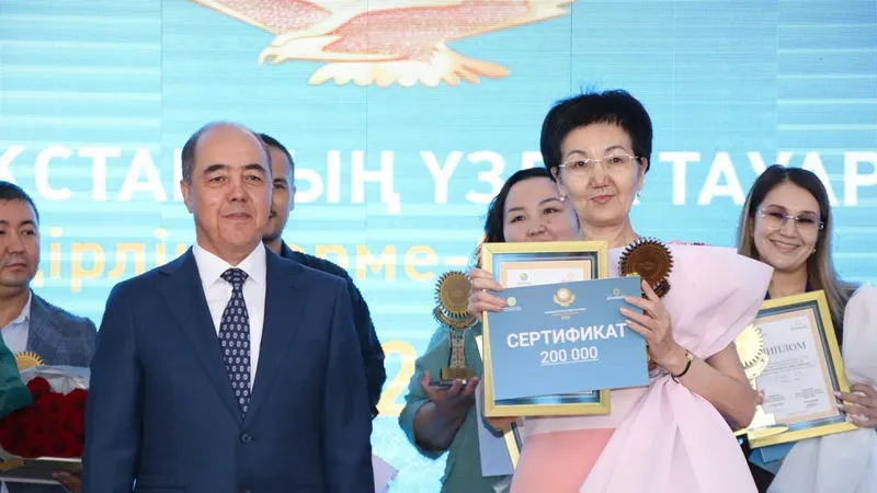 Oблыс әкімі Нариман Төреғалиевтің қатысуымен , сурет - Zakon.kz жаңалық 10.07.2026 12:48