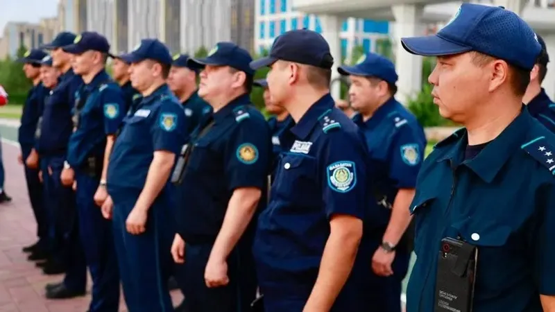 Астанада "Заң және тәртіп" қағидаты мен республикалық "Таза Қазақстан" экологиялық бастамасы аясында саябақтар мен скверлерде ауқымды профилактикалық рейдтер басталды. Алғашқы іс-шара бүгін Ботаникалық бақта өтті, деп хабарлайды елорда әкімдігінің ресми сайты., сурет - Zakon.kz жаңалық 15.07.2026 10:23