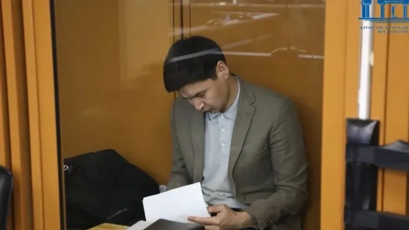 Байжанов бостандыққа шықты, сурет - Zakon.kz жаңалық 22.07.2026 15:17
