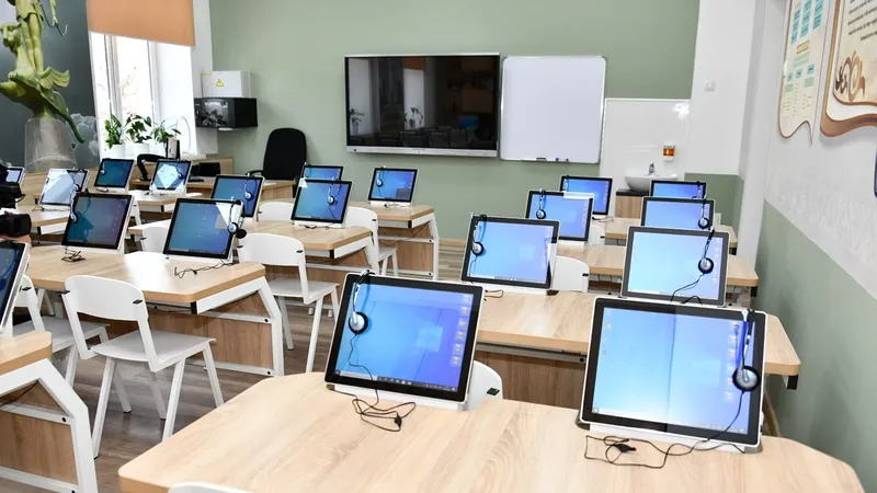 Алматы мектептерінде цифрлық технология мен жасанды интеллект құралдары белсенді енгізіліп келеді., сурет - Zakon.kz жаңалық 23.07.2026 09:15