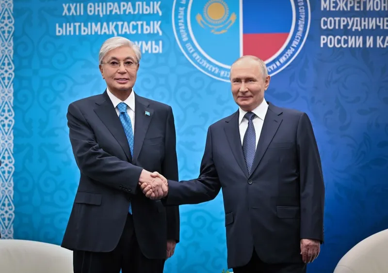 Тоқаев Путинмен кездесті