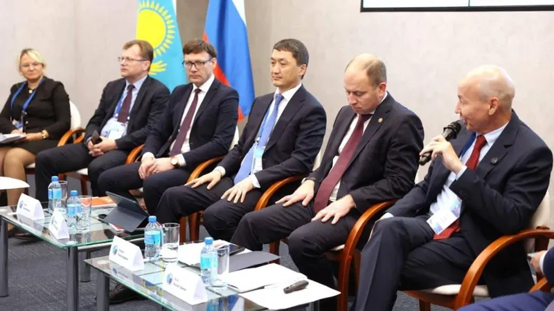Сессия, Ресей, Омбы, Қазақстан, Өнеркәсіп және құрылыс министрлігі, сурет - Zakon.kz жаңалық 25.07.2026 12:09