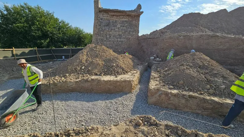 Жөндеу жұмыстары, Түркістан, Қожа Ахмет Ясауи кесенесі, көне қалашық, қорған, сурет - Zakon.kz жаңалық 27.07.2026 18:28