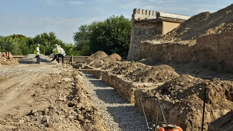 Жөндеу жұмыстары, Түркістан, Қожа Ахмет Ясауи кесенесі, көне қалашық, қорған
