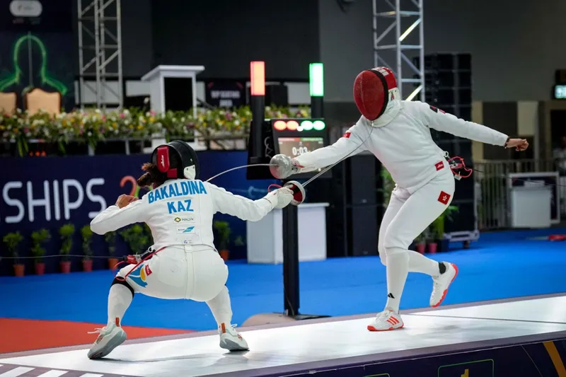 Қазақстандық шпагашылар Гонконгтағы әлем чемпионатының 1/8 финалында сынға түсті