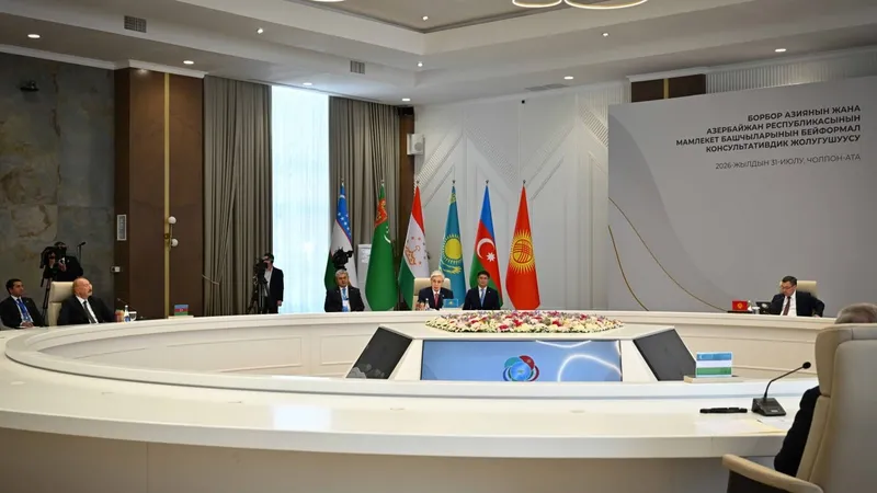 Президент Қасым-Жомарт Тоқаев жаһандық үдерістерде Орталық Азияның рөлі артып, халықаралық аренадағы аймақтың үні айқын әрі салмақты бола бастағанын айтты, деп хабарлайды Zakon.kz.