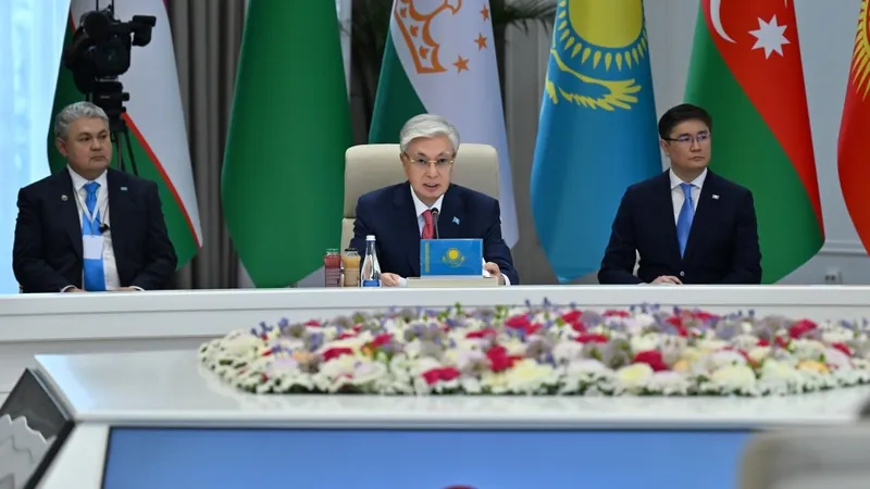 Президент Қасым-Жомарт Тоқаев Орталық Азияда өзара сенім нығайып, өңірлік ынтымақтастық қарқынды дамып келе жатқанын айтты, деп хабарлайды Zakon.kz.