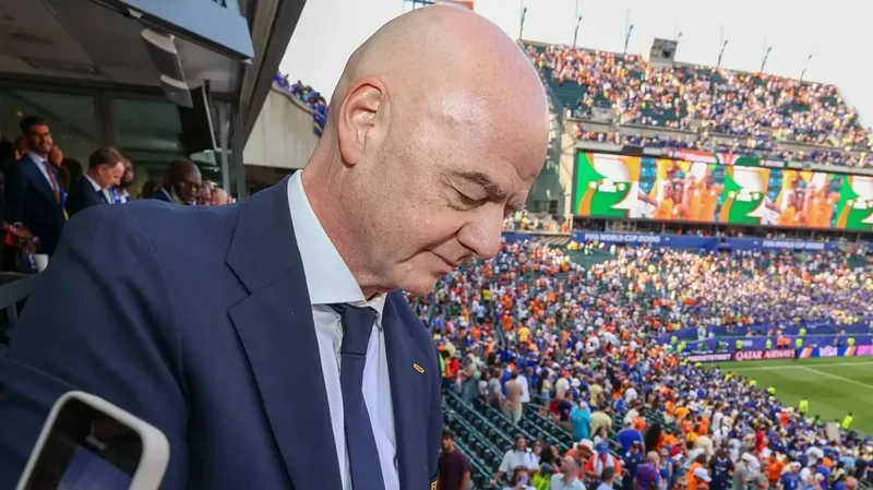 Жетекші футбол қауымдастықтары FIFA президентінің мерзімінен бұрын қызметтен кетуін талап етуде, сурет - Zakon.kz жаңалық 04.08.2026 15:04