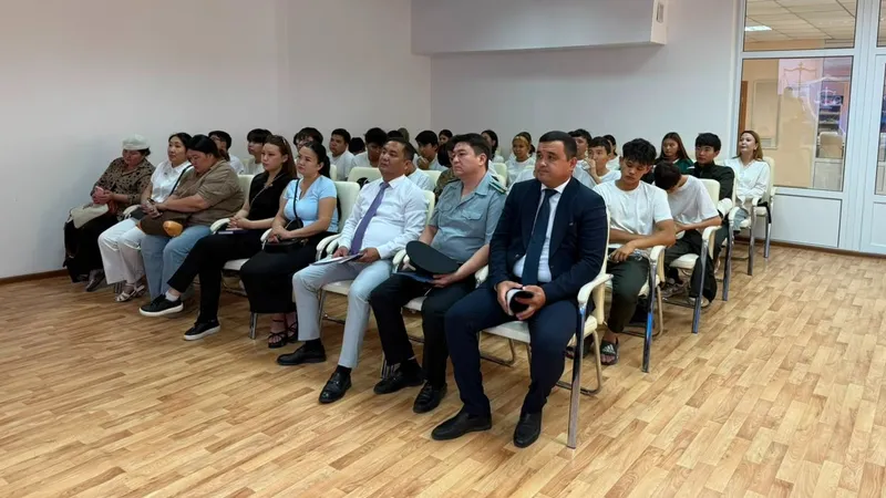 Жезқазған қаласында "Заң мен тәртіп" қағидатын нығайту аясында "Заң мен тәртіп: сыбайлас жемқорлыққа қарсы іс-қимыл және интернет-алаяқтықтың алдын алу" тақырыбында семинар өтті., сурет - Zakon.kz жаңалық 28.07.2026 15:42