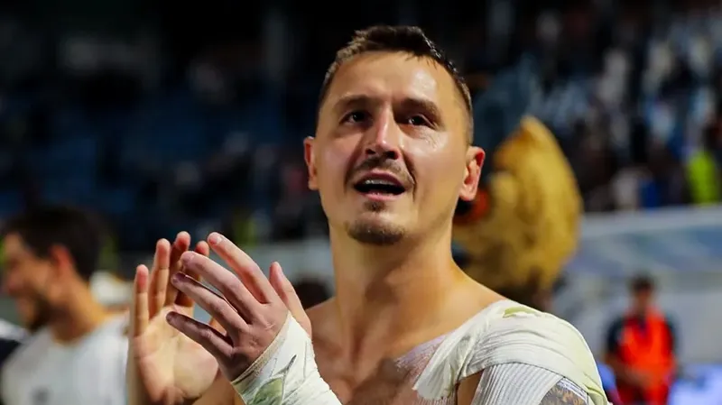 Қазақстандық қақпашы Покатилов УЕФА Чемпиондар лигасының плей-офф кезеңінде ойнайды, сурет - Zakon.kz жаңалық 12.08.2026 16:22
