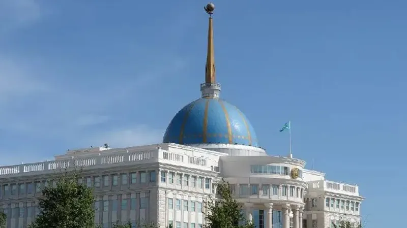 Ақорда, Мемлекет басшысы, Қасым-Жомарт Тоқаев, Шәмші Қалдаяқов, медаль, Қазақстанның еңбек сіңірген суретшісі, құрметті атағы, мемлекеттік наградалар, сурет - Zakon.kz жаңалық 16.08.2026 10:38