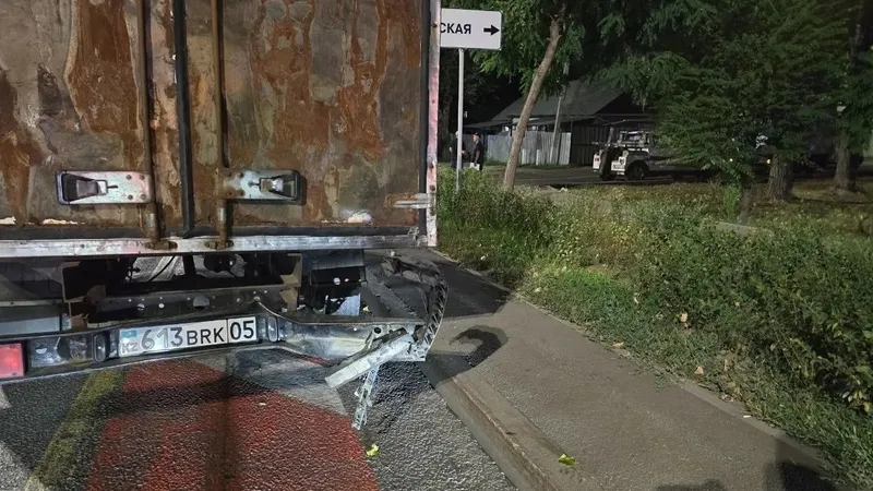 Соғылған көлік, жол, сурет - Zakon.kz жаңалық 18.08.2026 09:46