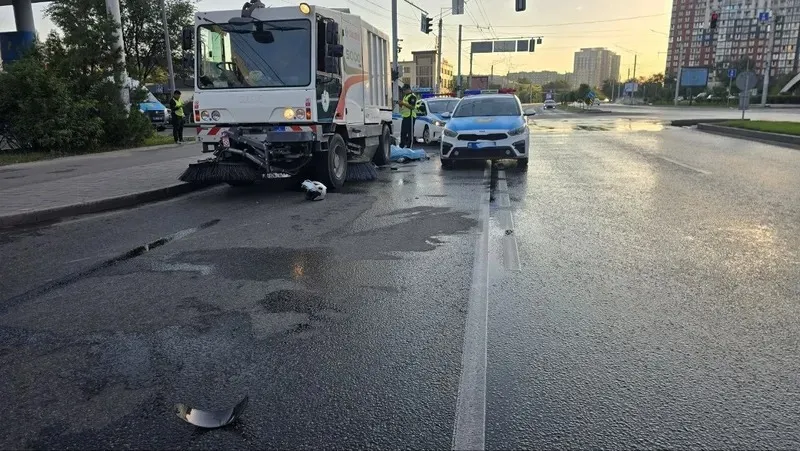 Алматыда мопед мінген азамат коммуналдық көліктің астына түсіп, көз жұмды, сурет - Zakon.kz жаңалық 22.08.2026 10:01