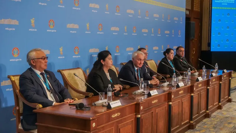 Ұжымдық қауіпсіздік туралы шарт ұйымының (ҰҚШҰ) Парламенттік Ассамблеясының халықаралық байқаушылары Қазақстандағы Құрылтай алғашқы сайлауының жоғары деңгейде ұйымдастырылғанын, сайлау комиссияларының дайындық деңгейін және азаматтардың белсенділігін ерекше атап өтті. , сурет - Zakon.kz жаңалық 23.08.2026 12:38