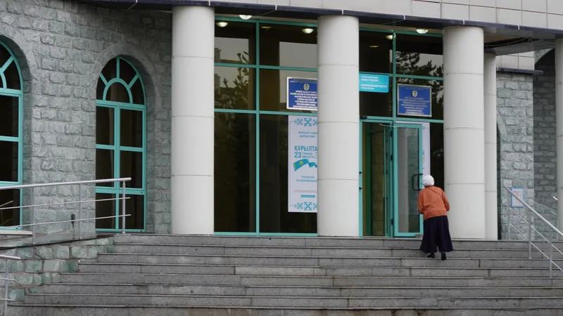 Құрылтай, дауыс беру, сурет - Zakon.kz жаңалық 23.08.2026 18:16