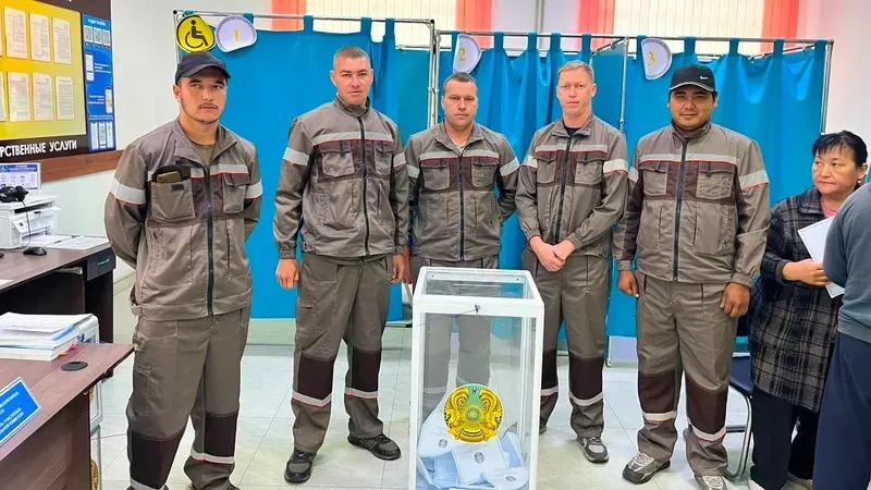 Вахта кедергі емес: басқа өңірлерден келген жұмысшылар Ақмола облысында қалай дауыс беріп жатыр, сурет - Zakon.kz жаңалық 23.08.2026 12:55