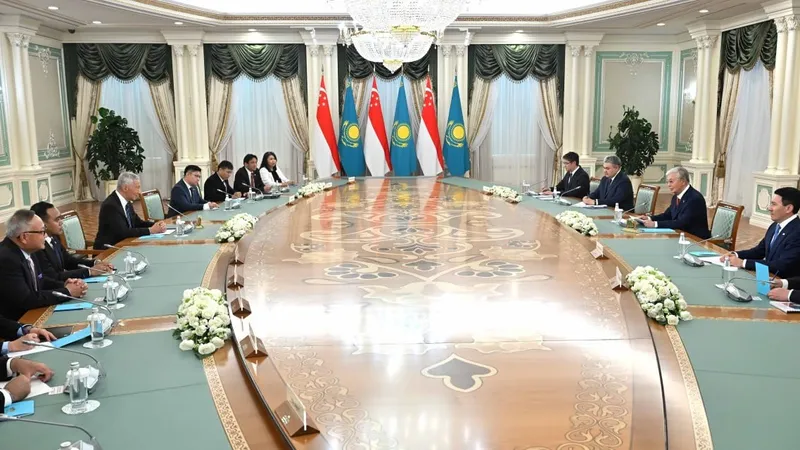 Кездесу, Ақорда, Қасым-Жомарт Тоқаев, Сингапур, Аға министрі, Ли Сянь Лун, сурет - Zakon.kz жаңалық 26.08.2026 19:48