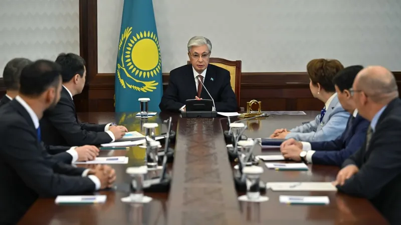 2026 жылдың 31 тамызында мемлекет басшысы Қасым-Жомарт Тоқаев Қазақстан Республикасы Құрылтайындағы саяси партиялар фракцияларының жетекшілерімен кездесті, деп хабарлайды Zakon.kz.