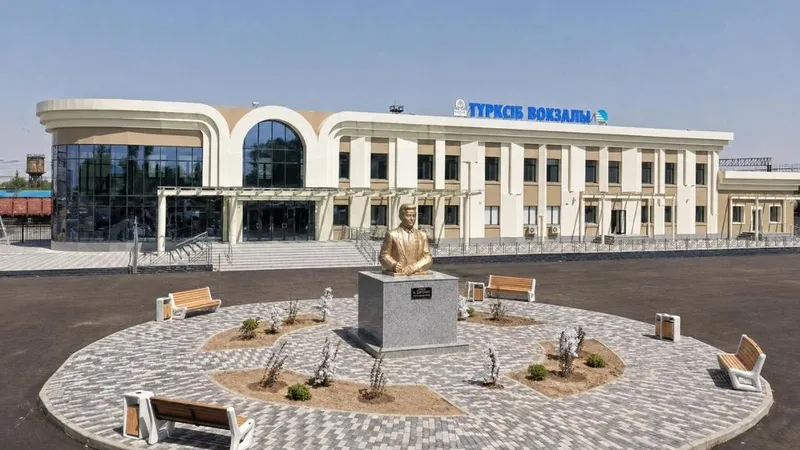 Жамбыл облысында қайта жаңғыртылған Түрксіб вокзалы пайдалануға берілді, сурет - Zakon.kz жаңалық 01.09.2026 10:44