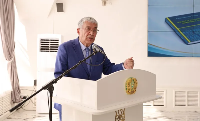 Дөңгелек үстел, Қызылорда, жаңа кітап, Қасым-Жомарт Тоқаев, Әділетті қоғамға – шыншыл сөз, сурет - Zakon.kz жаңалық 03.09.2026 21:13
