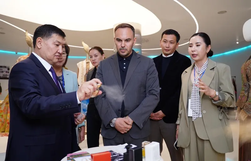 Астанада жамбылдық креаторлардың жәрмеңкесі өтті, сурет - Zakon.kz жаңалық 05.09.2026 16:42