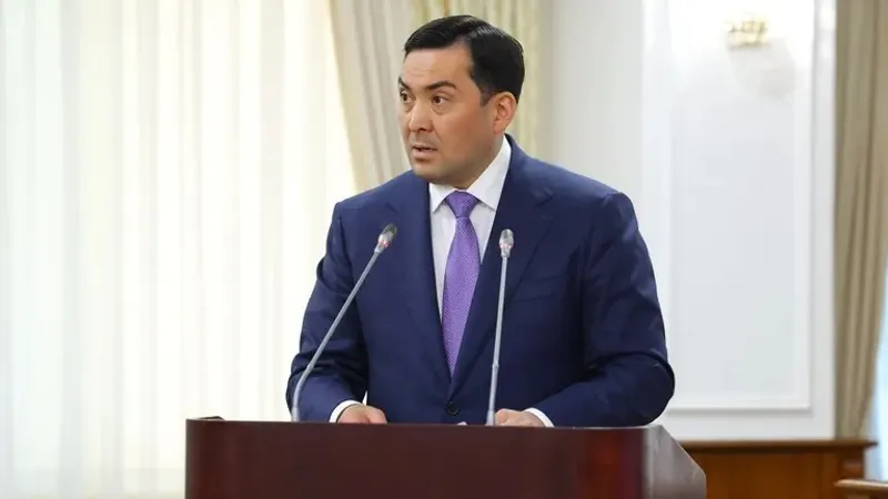 Ерлан Ақкенженов, Энергетика министрі, құттықтау, Мұнай-газ саласы қызметкерлерінің күні , сурет - Zakon.kz жаңалық 06.09.2026 10:05