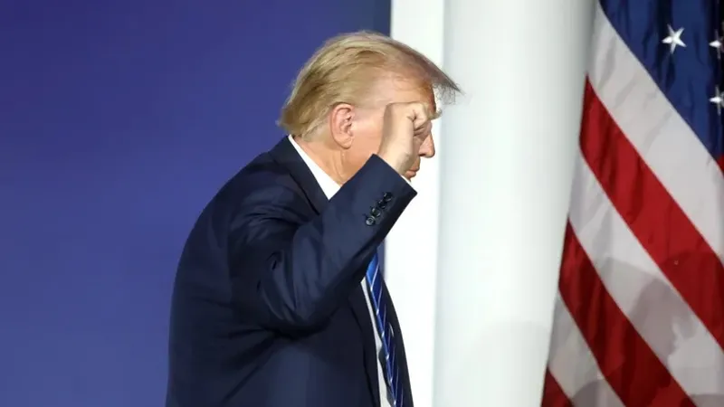 Трамп мансабында алғаш рет шаш үлгісін өзгертті, сурет - Zakon.kz жаңалық 07.09.2026 14:00