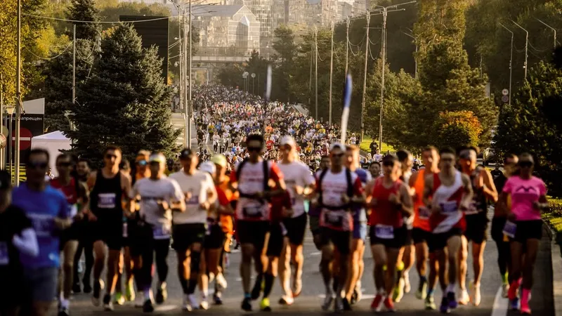 2026 жылғы 27 қыркүйекте Алматыда 15-ші мерейтойлық Almaty Marathon өтеді. Осыған байланысты 26 және 27 қыркүйекте бірқатар көшеде көлік қозғалысына шектеу қойылады, деп хабарлайды Zakon.kz., сурет - Zakon.kz жаңалық 23.09.2026 15:58