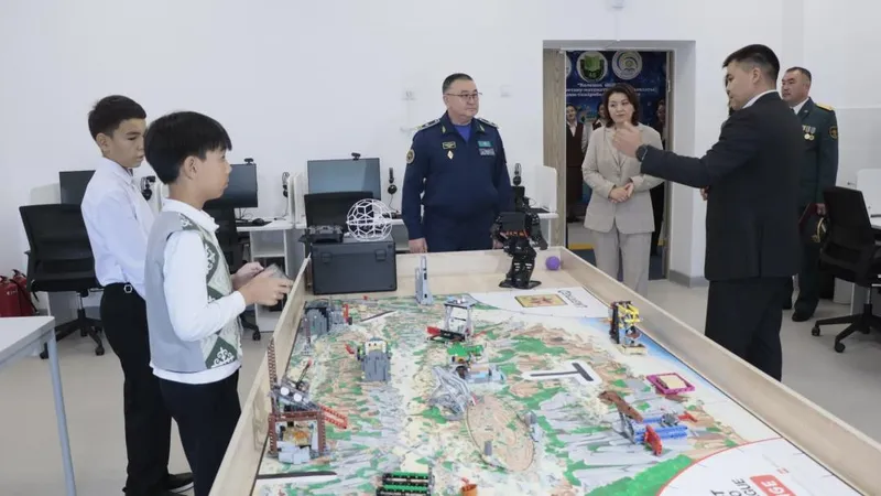 Павлодар қаласында Қорғаныс министрлігінің ақпараттық-түсіндіру тобы ұйымдастырған "Біртұтас ел – біртұтас жер" патриоттық акциясы аясында № 48 және № 7 орта мектептерде алғашқы әскери дайындық сыныптарының ашылу рәсімі өтті.