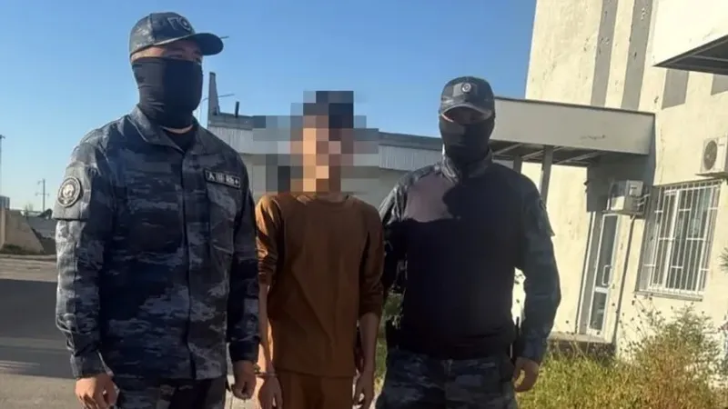 Астанада полиция әйел адамды өлтірді деген күдікпен ер адамды ұстады. Сондай-ақ күдіктінің полиция қызметкері екені туралы тараған ақпаратқа түсініктеме берді, деп хабарлайды Zakon.kz., сурет - Zakon.kz жаңалық 24.09.2026 09:58