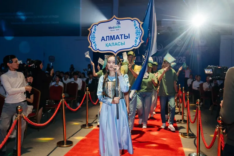 Қазақстанның 16 өңірінен келген болашақ мейіргерлер "MedSkills Atyrau-2026" сайысында бақ сынап жатыр, сурет - Zakon.kz жаңалық 01.10.2026 20:10