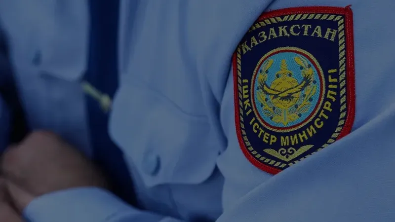 Полиция, Өскемен, көпқабатты тұрғын үй, аула, 18 жас, жігіт, асылулы , сурет - Zakon.kz жаңалық 02.10.2026 19:26