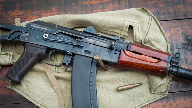Ертіс өзенінің жағасында мылтық асынған қазақстандық ұсталды , сурет - Zakon.kz жаңалық 06.10.2026 12:50