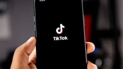 TikTok, Алматы, әйел, тікелей эфир, балағат сөз, ішімдік, темекі