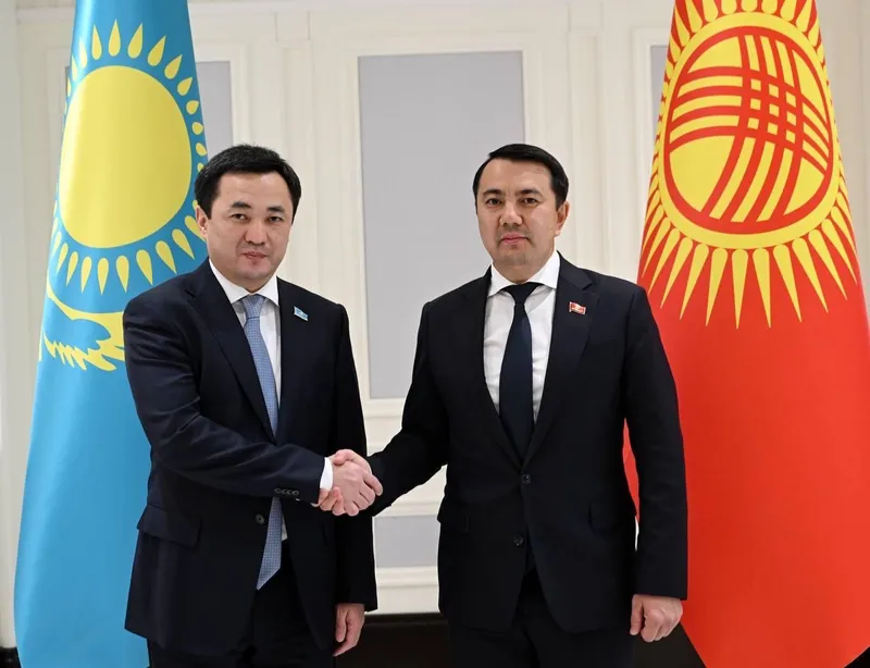 Құрылтай Спикері Жогорку Кенештің Төрағасымен кездесті, сурет - Zakon.kz жаңалық 19.10.2026 18:46