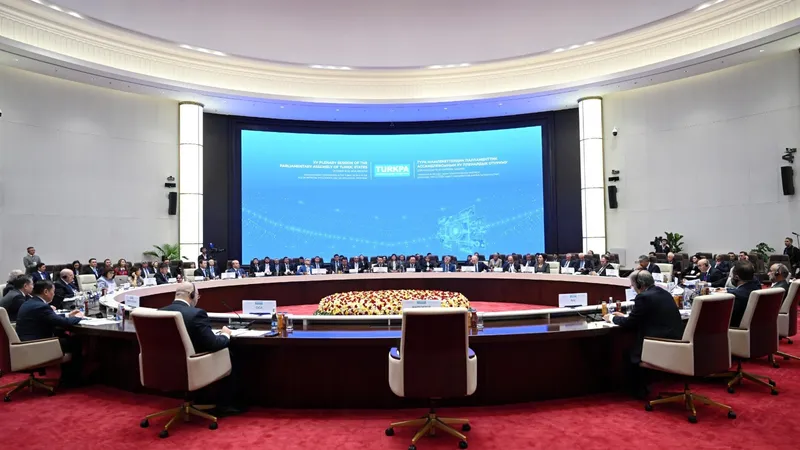 Құрылтай Төрағасы Айбек Дәдебай бастаған делегация Қырғыз Республикасының астанасында өткен Түркі мемлекеттерінің Парламенттік Ассамблеясының XV пленарлық отырысына қатысты., сурет - Zakon.kz жаңалық 20.10.2026 16:49