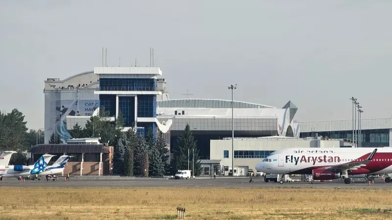 FlyArystan әуе компаниясының баспасөз қызметі 2026 жылғы 20 қазанда Алматы мен Павлодар арасындағы рейстердің тоқтатылғанын хабарлады, деп жазады Zakon.kz., сурет - Zakon.kz жаңалық 21.10.2026 09:25