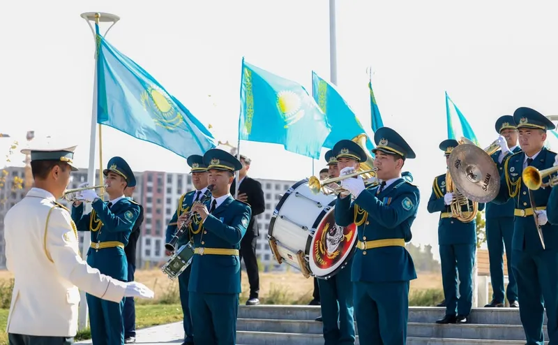 Мемлекеттік ту, көтеру рәсімі, Шымкент, Республика күні, сурет - Zakon.kz жаңалық 25.10.2026 14:13