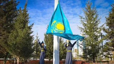 Мемлекеттік ту, Астана, көтеру рәсімі, президент, Қасым-Жомарт Тоқаев, Республика күні