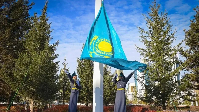 Мемлекеттік ту, Астана, көтеру рәсімі, президент, Қасым-Жомарт Тоқаев, Республика күні