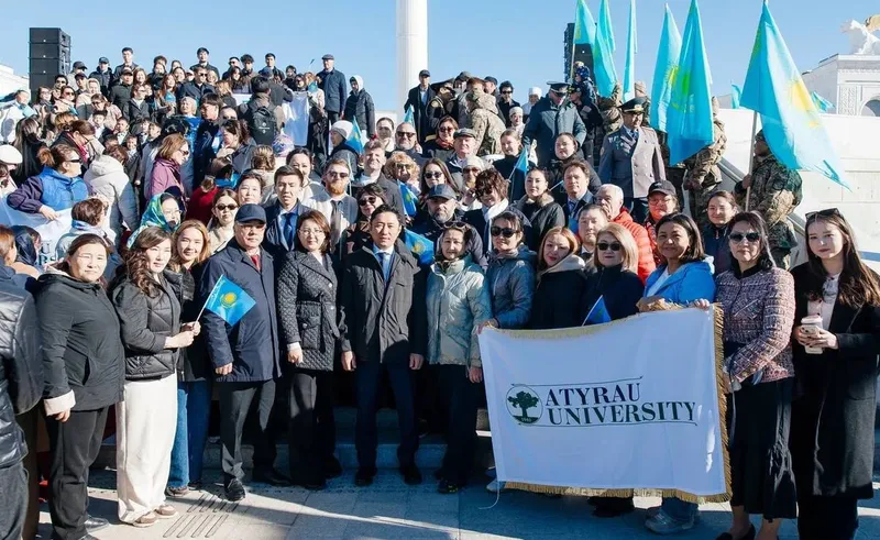 Республика күні, 25 қазан, Атырау, Болат Ақшолақов, сурет - Zakon.kz жаңалық 25.10.2026 20:03