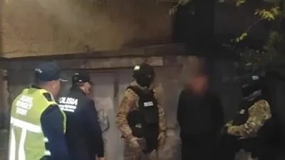 Алматыда арнайы жасақ арқылы қару ұстанған ер адам ұсталды