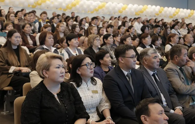 Кездесу, Ерлан Қошанов, Ақмола облысы, қоғам өкілдері, Жолдау, талқы , сурет - Zakon.kz жаңалық 30.10.2026 19:24